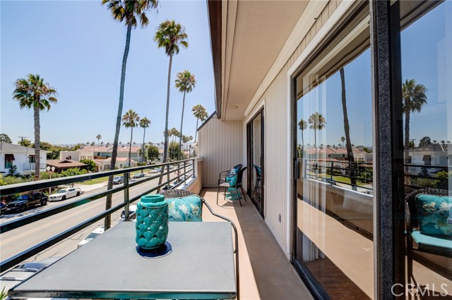 700 Esplanade, Redondo Beach, California 90277, 2 Bedrooms Bedrooms, ,2 BathroomsBathrooms,Residential,Sold,Esplanade,PV20164603