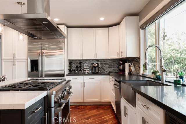 2314 Robinson Street, Redondo Beach, California 90278, 4 Bedrooms Bedrooms, ,3 BathroomsBathrooms,Residential,Sold,Robinson,SB20254263