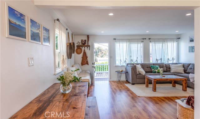 2022 Rockefeller Lane, Redondo Beach, California 90278, 2 Bedrooms Bedrooms, ,1 BathroomBathrooms,Residential,Sold,Rockefeller,SB20182136