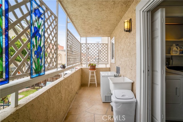 428 Esplanade, Redondo Beach, California 90277, 3 Bedrooms Bedrooms, ,2 BathroomsBathrooms,Residential,Sold,Esplanade,SB18127217