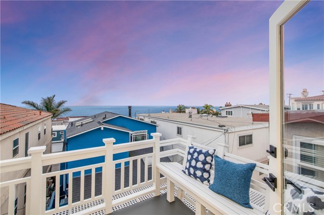 309 20th Place, Manhattan Beach, California 90266, 3 Bedrooms Bedrooms, ,1 BathroomBathrooms,Residential,Sold,20th,SB20217886
