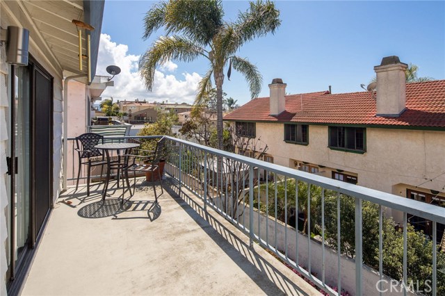 West facing balcony for daily outdoor enjoyment