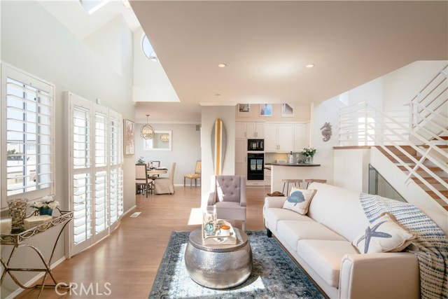 1454 Loma Drive, Hermosa Beach, California 90254, 2 Bedrooms Bedrooms, ,2 BathroomsBathrooms,Residential,Sold,Loma,SB17085148