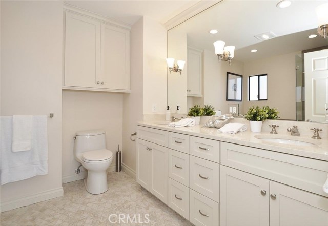 Master Bathroom with Double Sink Vanity