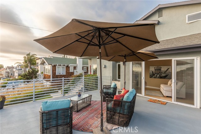 323 Avenue G, Redondo Beach, California 90277, 4 Bedrooms Bedrooms, ,1 BathroomBathrooms,Residential,Sold,Avenue G,PV21158630