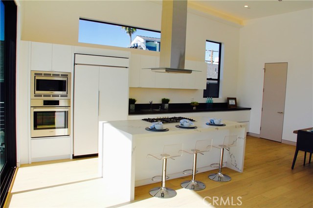 619 Knob Hill Avenue, Redondo Beach, California 90277, 5 Bedrooms Bedrooms, ,3 BathroomsBathrooms,Residential,Sold,Knob Hill,SB18022125