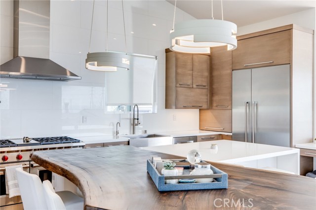 728 Lucia Avenue, Redondo Beach, California 90277, 4 Bedrooms Bedrooms, ,2 BathroomsBathrooms,Residential,Sold,Lucia,SB19142889