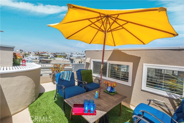 238 Palm Drive, Hermosa Beach, California 90254, 3 Bedrooms Bedrooms, ,3 BathroomsBathrooms,Residential,Sold,Palm,SB17095716