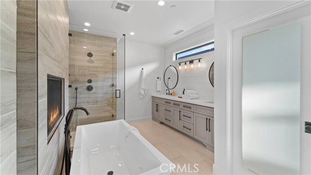 1712 Meadows Avenue, Manhattan Beach, California 90266, 5 Bedrooms Bedrooms, ,2 BathroomsBathrooms,Residential,Sold,Meadows,SB20199095