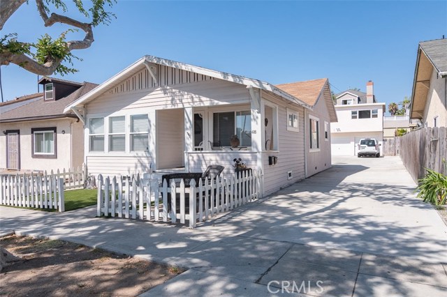 418 Gertruda Avenue, Redondo Beach, California 90277, ,Residential Income,Sold,Gertruda,SB18197044
