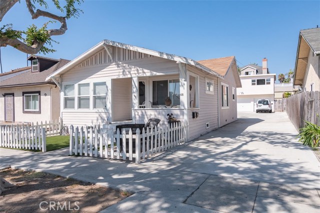 418 Gertruda Avenue, Redondo Beach, California 90277, ,Residential Income,Sold,Gertruda,SB18197044