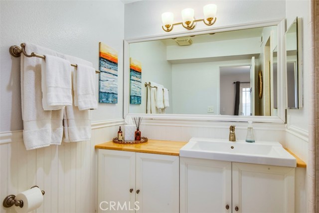 710 Guadalupe Avenue, Redondo Beach, California 90277, 2 Bedrooms Bedrooms, ,1 BathroomBathrooms,Residential,Sold,Guadalupe,SB19016726