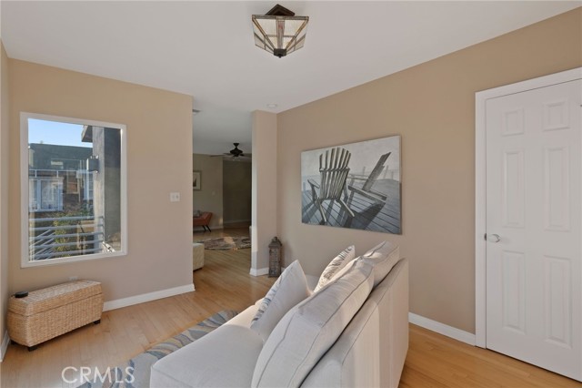 323 Avenue G, Redondo Beach, California 90277, 4 Bedrooms Bedrooms, ,1 BathroomBathrooms,Residential,Sold,Avenue G,PV21158630