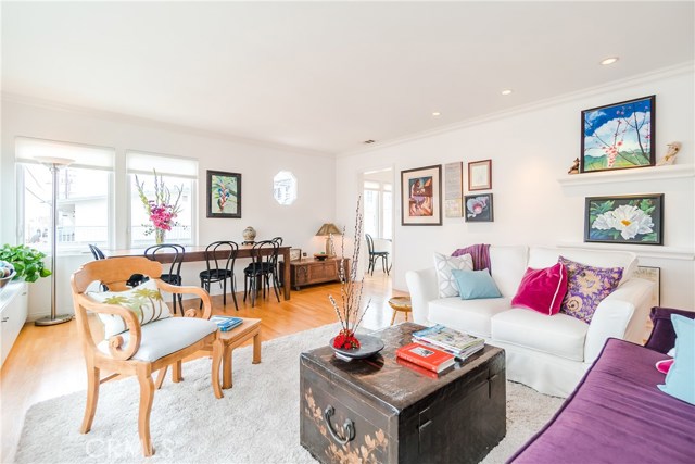 126 8th Street, Hermosa Beach, California 90254, 2 Bedrooms Bedrooms, ,2 BathroomsBathrooms,Residential,Sold,8th,SB18121226