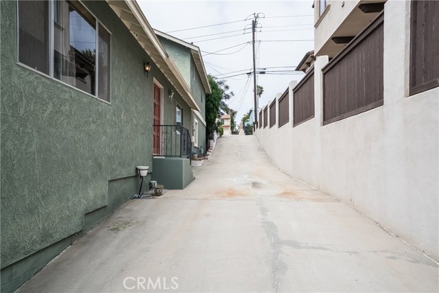 2004 Nelson Avenue, Redondo Beach, California 90278, 4 Bedrooms Bedrooms, ,3 BathroomsBathrooms,Residential,Sold,Nelson,SB17138213