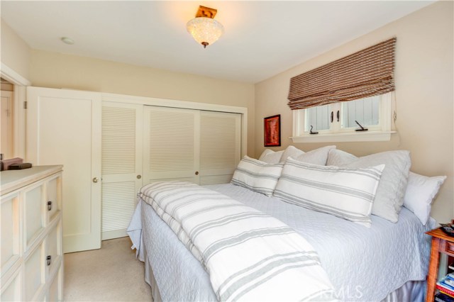 1236 3rd Street, Hermosa Beach, California 90254, 2 Bedrooms Bedrooms, ,Residential,Sold,3rd,SB19113677