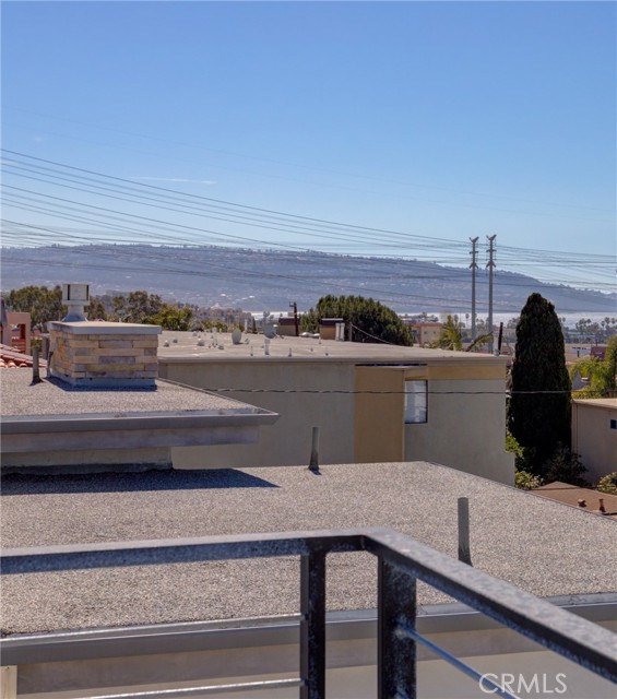 707 1st Place, Hermosa Beach, California 90254, 4 Bedrooms Bedrooms, ,4 BathroomsBathrooms,Residential,Sold,1st,SB21031767