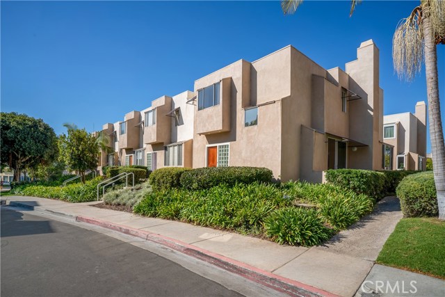 501 Herondo Street, Hermosa Beach, California 90254, 2 Bedrooms Bedrooms, ,1 BathroomBathrooms,Residential,Sold,Herondo,SB19249548