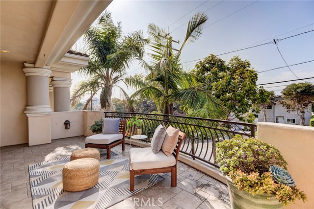 228 Juanita Avenue, Redondo Beach, California 90277, 4 Bedrooms Bedrooms, ,2 BathroomsBathrooms,Residential,Sold,Juanita,SB20139705