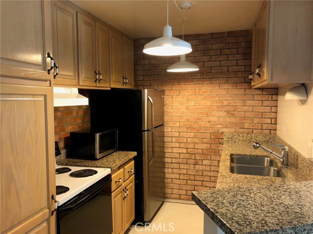 610 The Village, Redondo Beach, California 90277, 1 Bedroom Bedrooms, ,1 BathroomBathrooms,Residential,Sold,The Village,SB19252588