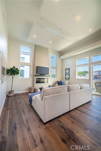 2715 Carnegie Lane, Redondo Beach, California 90278, 4 Bedrooms Bedrooms, ,4 BathroomsBathrooms,Residential,Sold,Carnegie,SB19180125