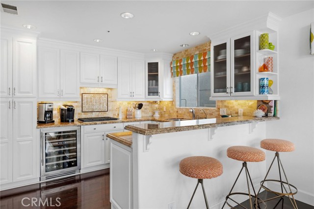 720 Manhattan Beach Boulevard, Manhattan Beach, California 90266, 2 Bedrooms Bedrooms, ,2 BathroomsBathrooms,Residential,Sold,Manhattan Beach,SB20242786