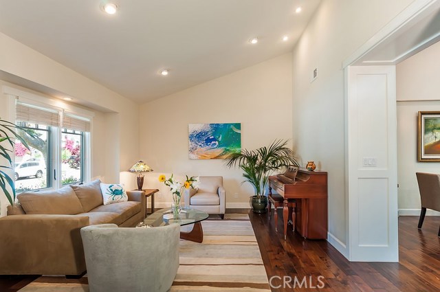 Vaulted ceilings, recessed lighting