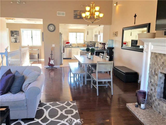 2202 Aviation Way, Redondo Beach, California 90278, 3 Bedrooms Bedrooms, ,2 BathroomsBathrooms,Residential,Sold,Aviation,SB17001047