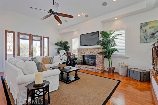 1547 Steinhart Avenue, Redondo Beach, California 90278, 3 Bedrooms Bedrooms, ,2 BathroomsBathrooms,Residential,Sold,Steinhart,SB17266436