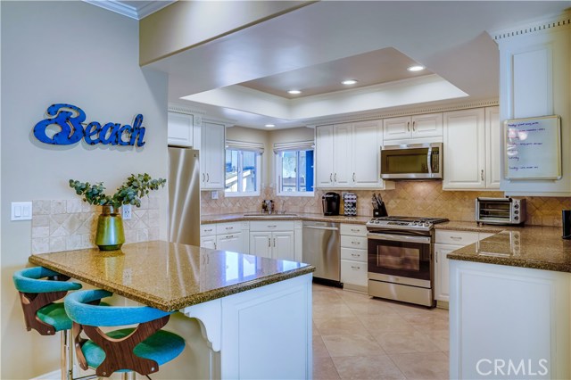 2208 Huntington Lane, Redondo Beach, California 90278, 4 Bedrooms Bedrooms, ,2 BathroomsBathrooms,Residential,Sold,Huntington,SB21022520