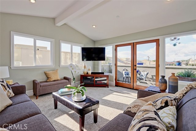 317 Anita Street, Redondo Beach, California 90278, 4 Bedrooms Bedrooms, ,3 BathroomsBathrooms,Residential,Sold,Anita,SB18047449