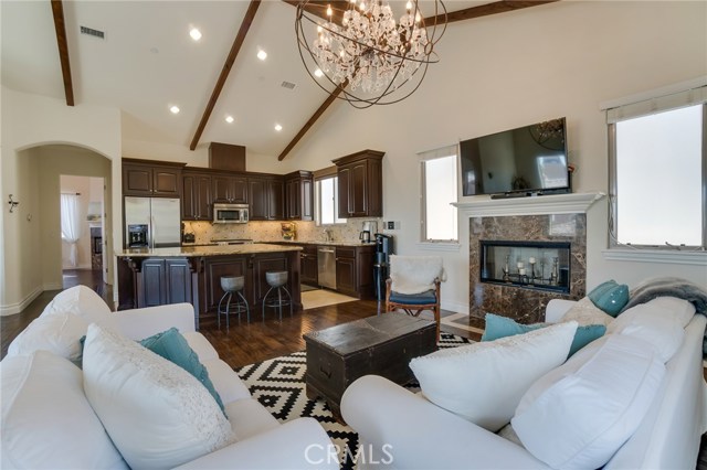 523 Lucia Avenue, Redondo Beach, California 90277, 4 Bedrooms Bedrooms, ,4 BathroomsBathrooms,Residential,Sold,Lucia,SB18107148