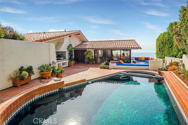1425 Via Zumaya, Palos Verdes Estates, California 90274, 5 Bedrooms Bedrooms, ,3 BathroomsBathrooms,Residential,Sold,Via Zumaya,PV17070870