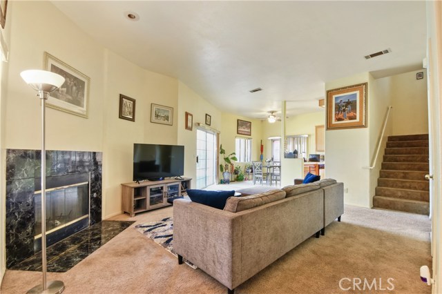 3 Bed Home for Sale in Hawthorne, California