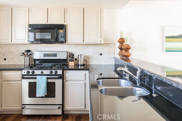 222 Guadalupe Avenue, Redondo Beach, California 90277, 4 Bedrooms Bedrooms, ,1 BathroomBathrooms,Residential,Sold,Guadalupe,SB19253760