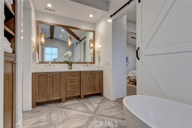 1716 Oak Avenue, Manhattan Beach, California 90266, 5 Bedrooms Bedrooms, ,5 BathroomsBathrooms,Residential,Sold,Oak,SB19008718