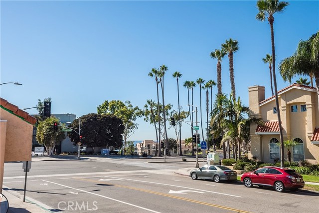 Ocean Peak from the two patios of this home! Walk to the Pier, Esplanade, Strand, as well as Shade, Portofino, and Crown Plaza Hotels.