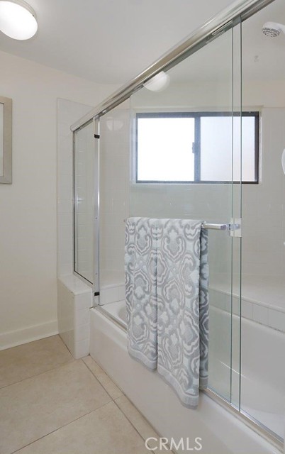 Master Bath Tub and Shower