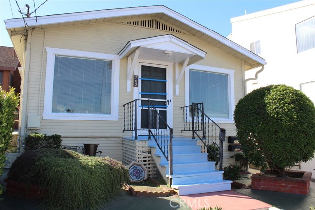 702 5th Street, Hermosa Beach, California 90254, 3 Bedrooms Bedrooms, ,2 BathroomsBathrooms,Residential,Sold,5th,SB17056624