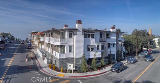 761 Manhattan Beach Boulevard, Manhattan Beach, California 90266, 2 Bedrooms Bedrooms, ,2 BathroomsBathrooms,Residential,Sold,Manhattan Beach,SB18013601