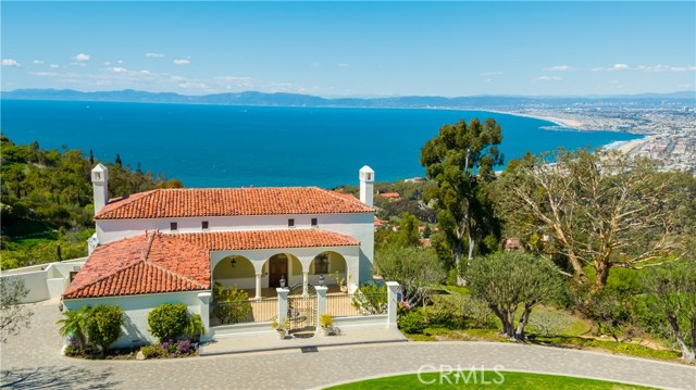 View to the NW of the entire Santa Monica bay.