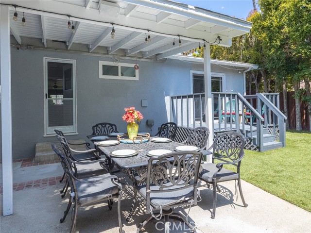 3212 Oak Avenue, Manhattan Beach, California 90266, 3 Bedrooms Bedrooms, ,2 BathroomsBathrooms,Residential,Sold,Oak,SB21120896