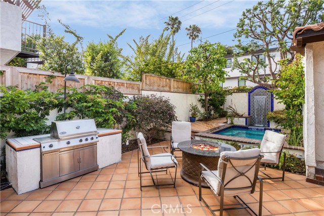 599 36th Street, Manhattan Beach, California 90266, 4 Bedrooms Bedrooms, ,3 BathroomsBathrooms,Residential,Sold,36th,PV18127902