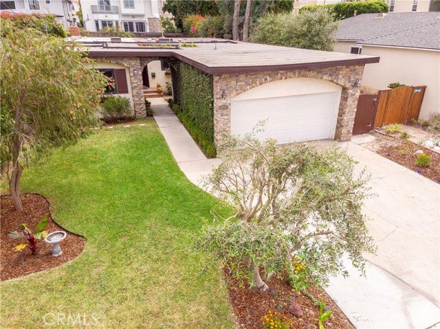 1716 9th Street, Manhattan Beach, California 90266, 3 Bedrooms Bedrooms, ,2 BathroomsBathrooms,Residential,Sold,9th,SB19140801