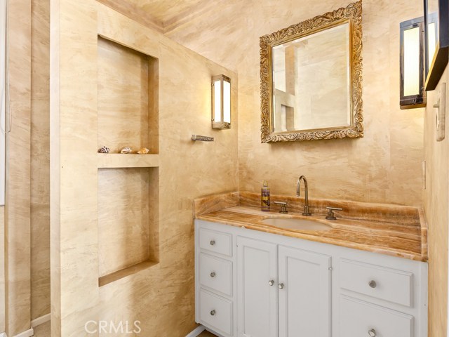 8 Eastfield Drive, Rolling Hills, California 90274, 5 Bedrooms Bedrooms, ,2 BathroomsBathrooms,Residential,Sold,Eastfield,SB17221489