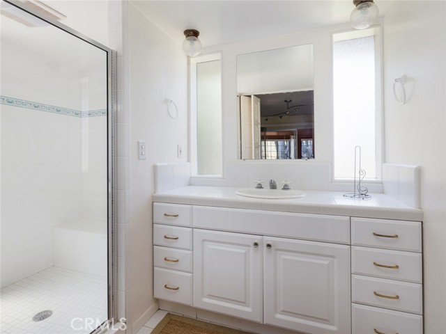 Guest House bathroom
