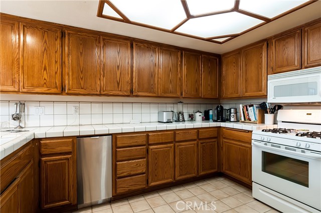 13 Santa Rosa Court, Manhattan Beach, California 90266, 3 Bedrooms Bedrooms, ,2 BathroomsBathrooms,Residential,Sold,Santa Rosa,SB17130717