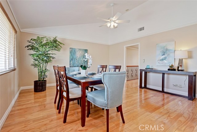 109 Helberta Avenue, Redondo Beach, California 90277, 3 Bedrooms Bedrooms, ,2 BathroomsBathrooms,Residential,Sold,Helberta,SB18059847