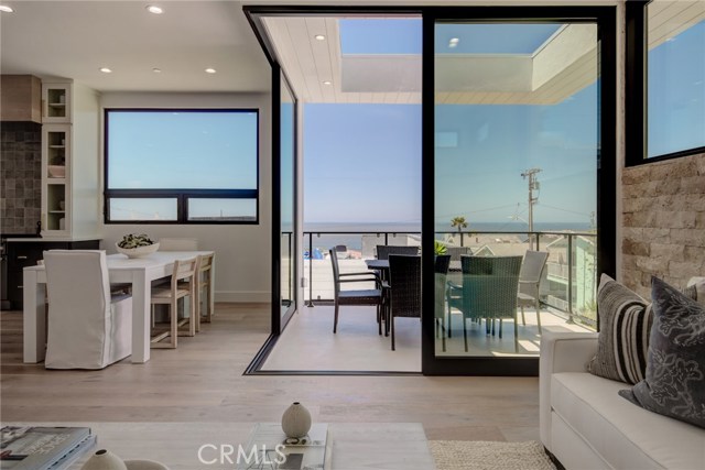 124 39th Street, Manhattan Beach, California 90266, 3 Bedrooms Bedrooms, ,2 BathroomsBathrooms,Residential,Sold,39th,SB20089804