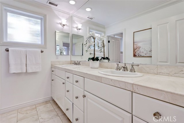 449 26th Street, Manhattan Beach, California 90266, 5 Bedrooms Bedrooms, ,4 BathroomsBathrooms,Residential,Sold,26th,SB20164574